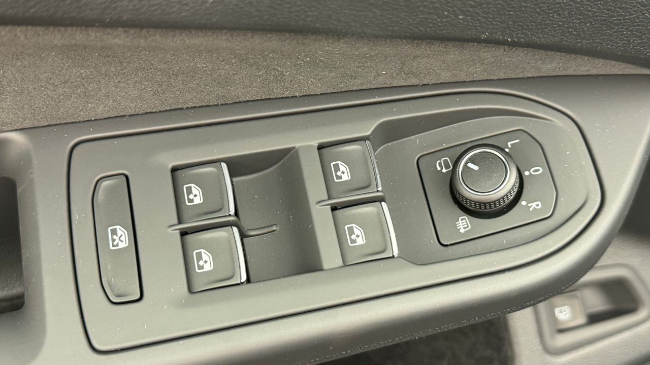 VW Golf VIII 1.5 TSI PHEV Limited-image-8