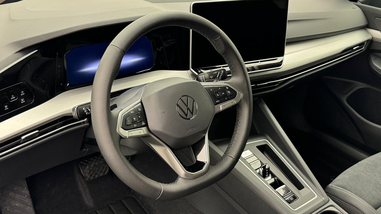 VW Golf VIII 1.5 TSI PHEV Limited-image-6