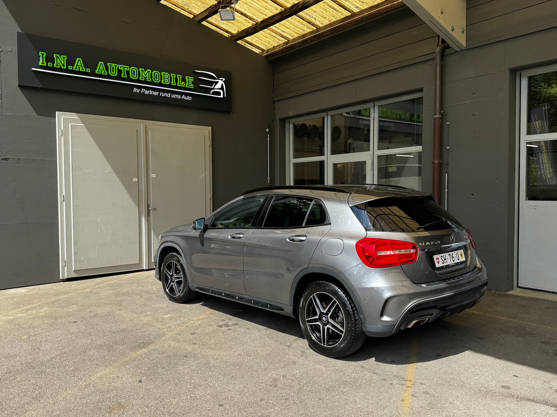 MERCEDES-BENZ GLA 250 4Matic 7G-DCT-image-3