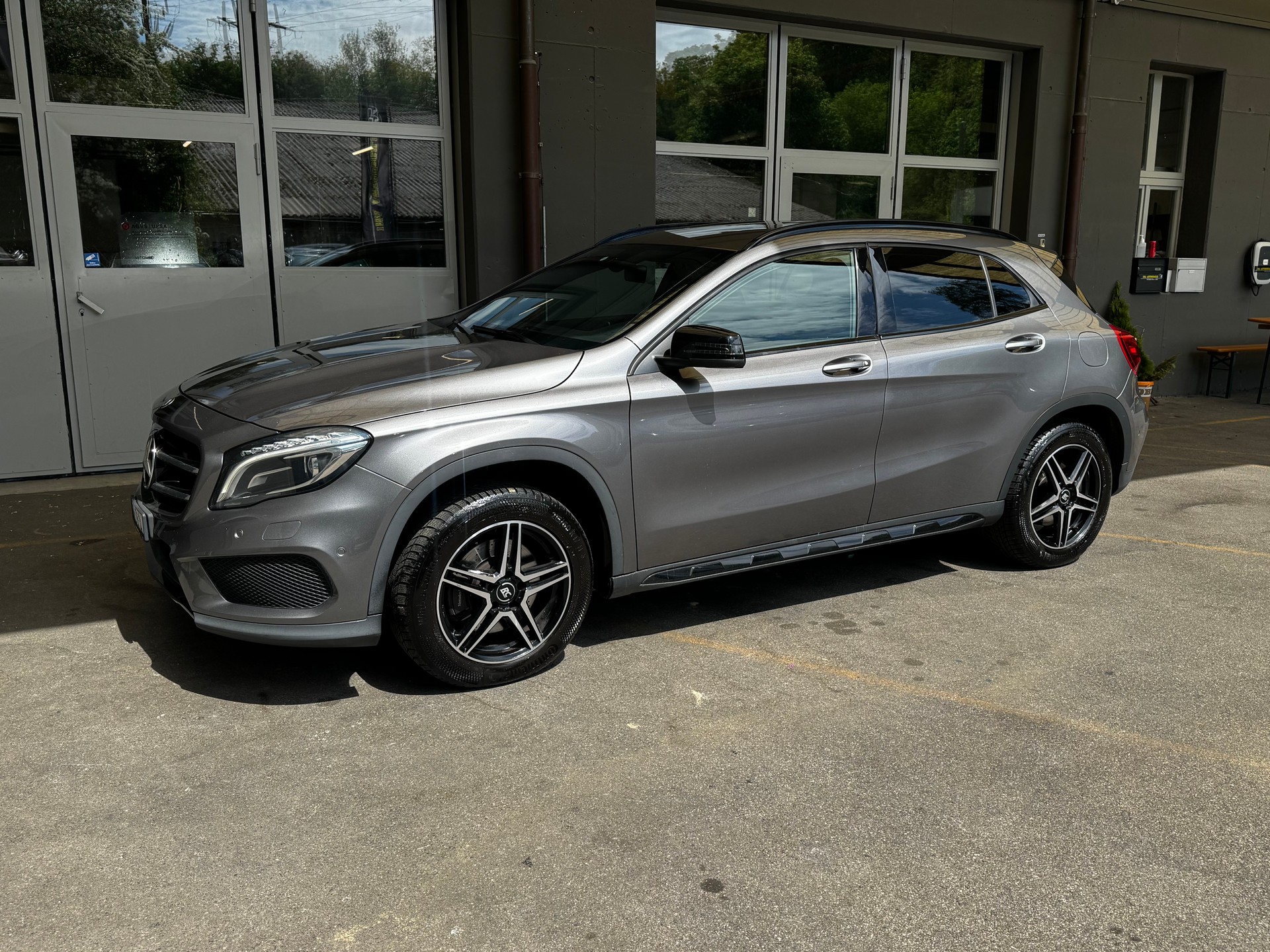 MERCEDES-BENZ GLA 250 4Matic 7G-DCT-image-6