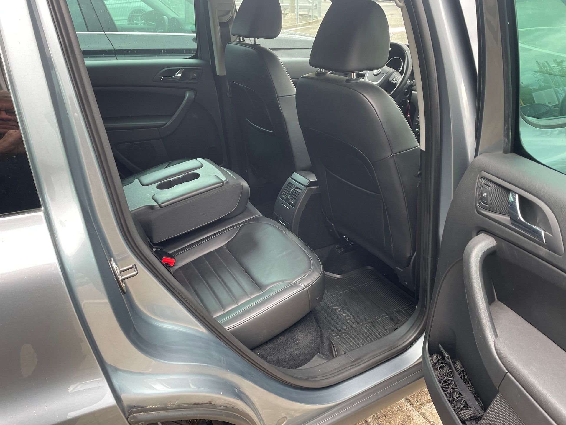 SKODA Yeti 1.8 TSI Experience 4x4 Anhängekupplung-image-6