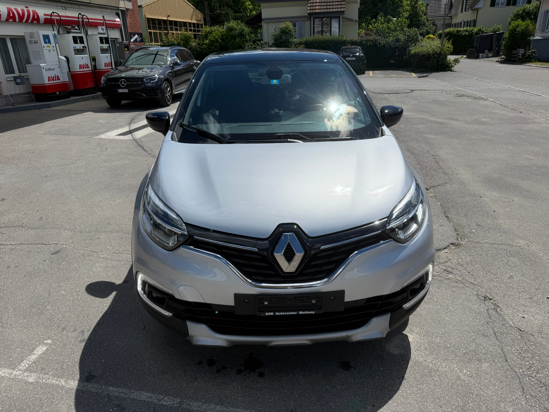 RENAULT Captur 1.2 T 16V 90th Anniversary EDC-image-2