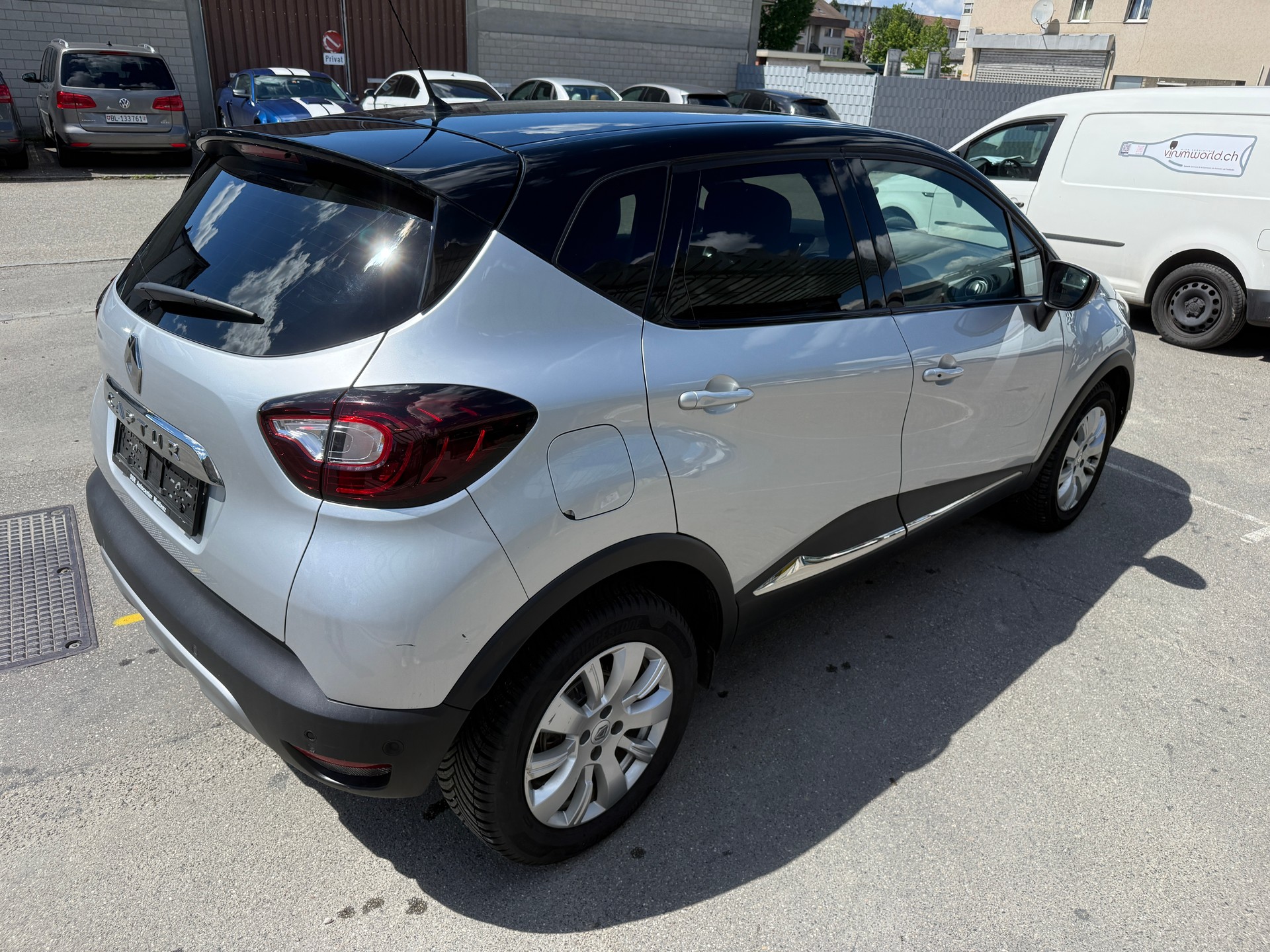 RENAULT Captur 1.2 T 16V 90th Anniversary EDC-image-4