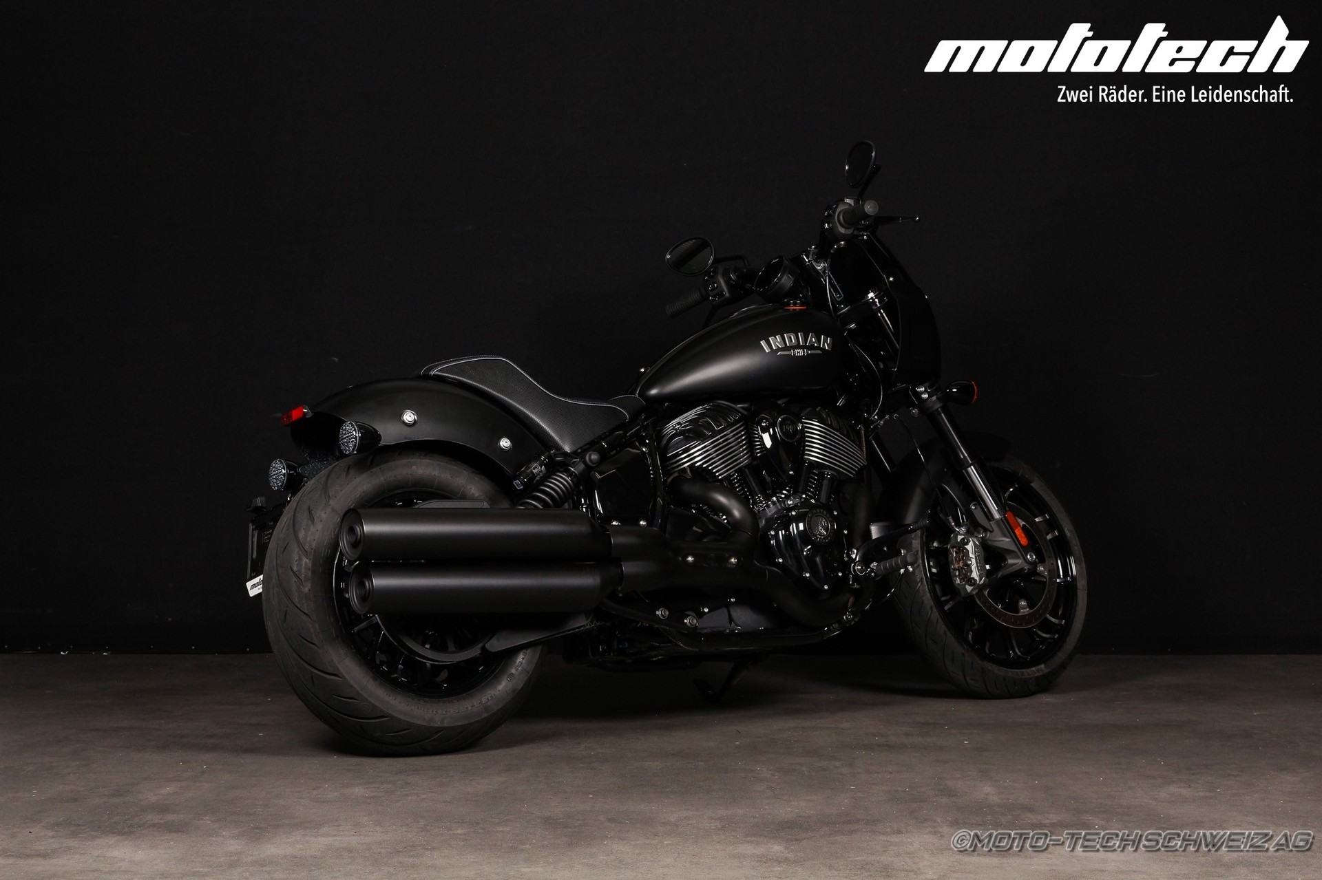 INDIAN Sport Chief-showroom-element-1