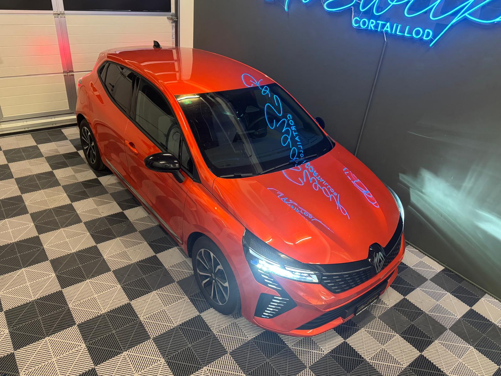 RENAULT Clio 1.0 Techno-image-6
