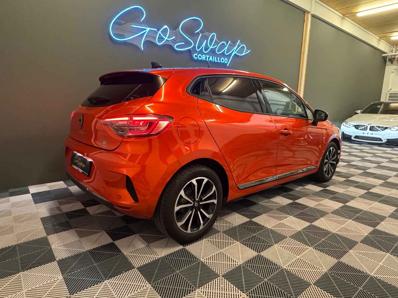 RENAULT Clio 1.0 Techno-image-5