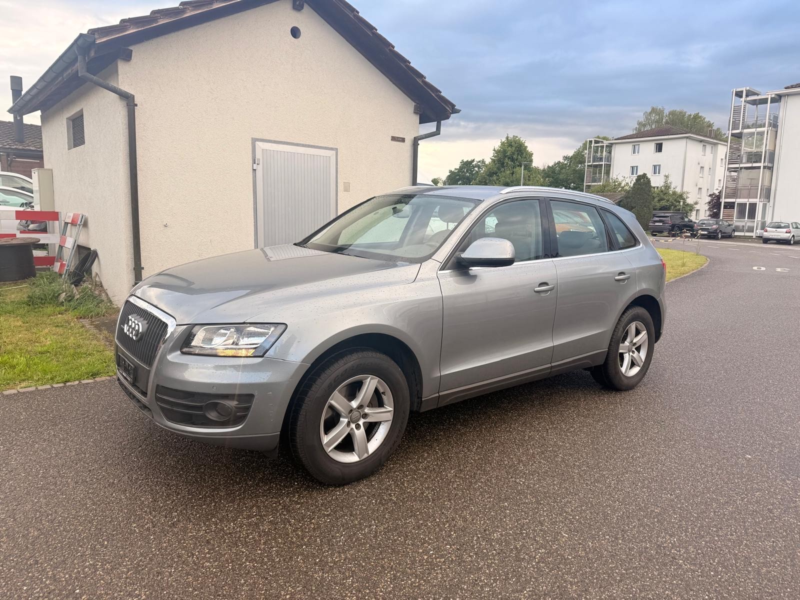 AUDI Q5 2.0 TDI quattro S-tronic-image-3