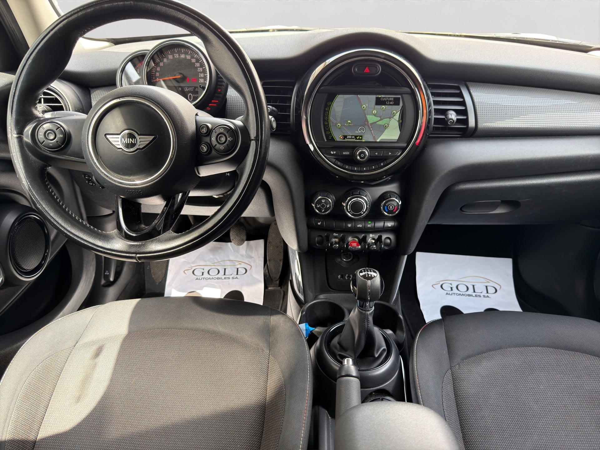 MINI Cooper Classic Edition-image-2