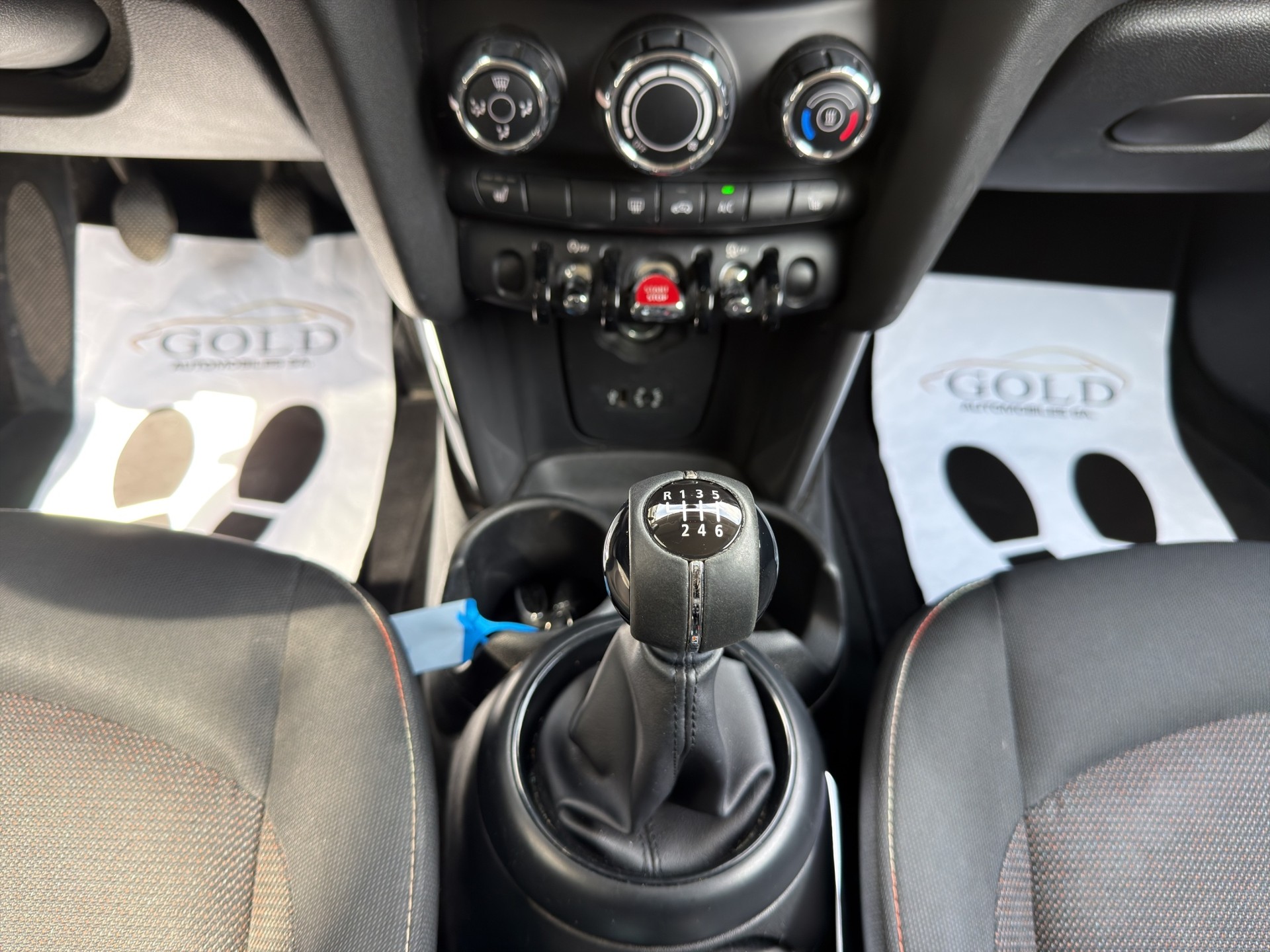 MINI Cooper Classic Edition-image-8