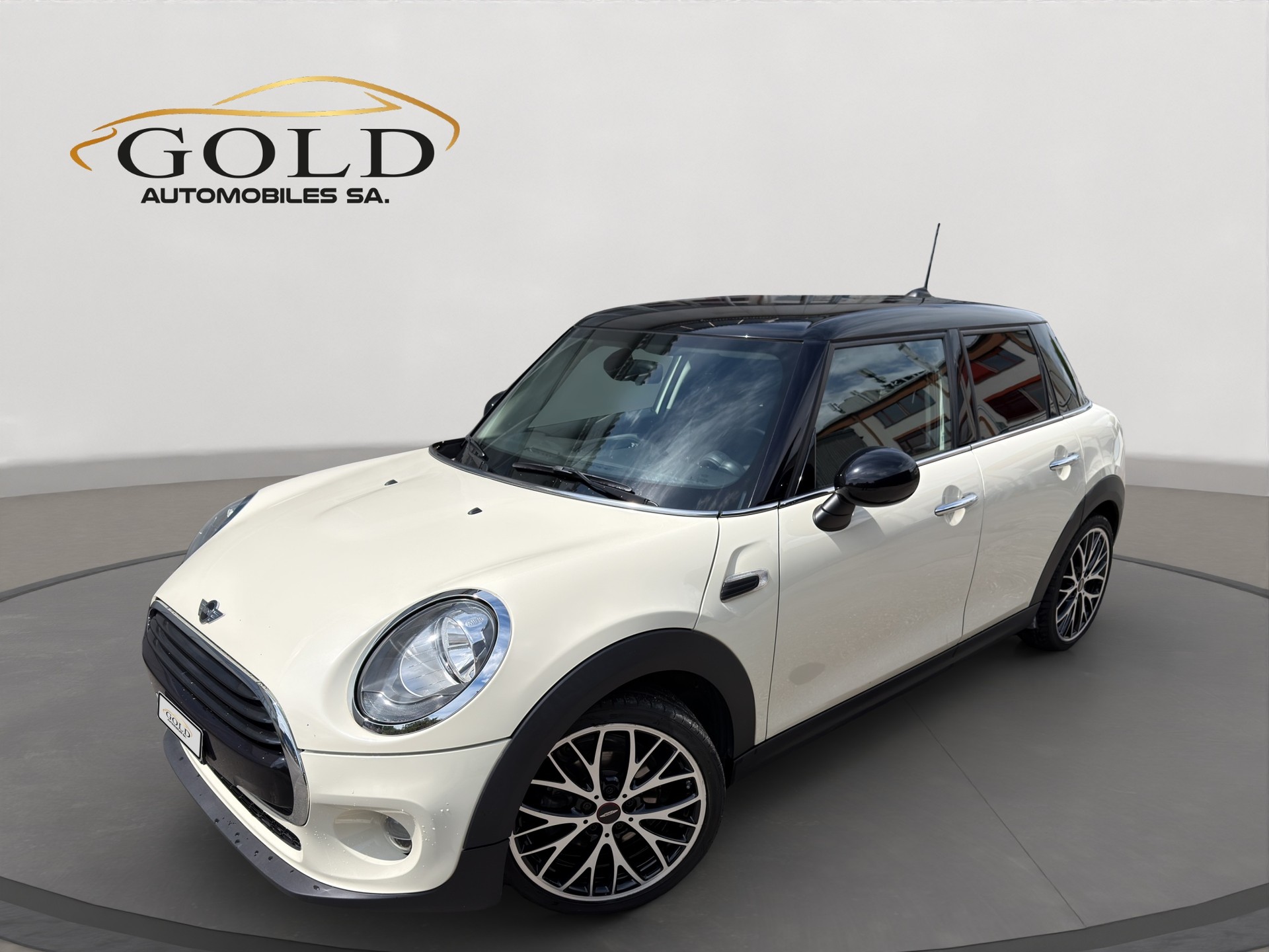 MINI Cooper Classic Edition-image-0