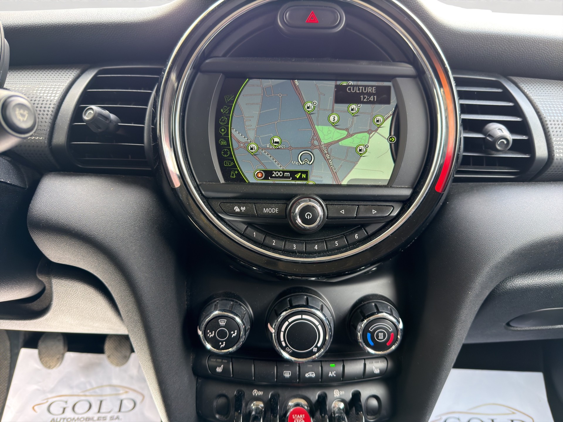 MINI Cooper Classic Edition-image-6