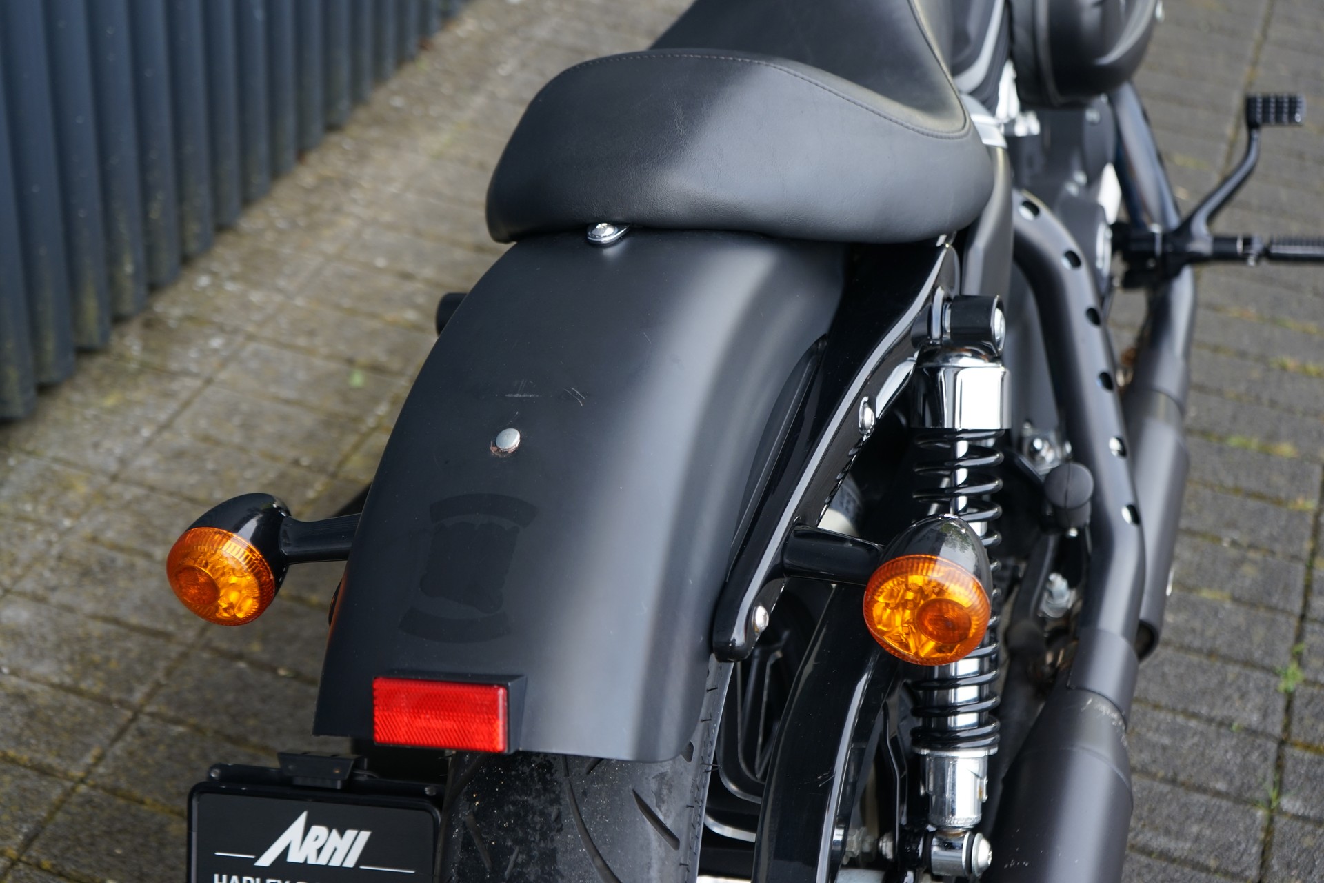HARLEY-DAVIDSON XL 883 N Sportster Iron-showroom-element-3