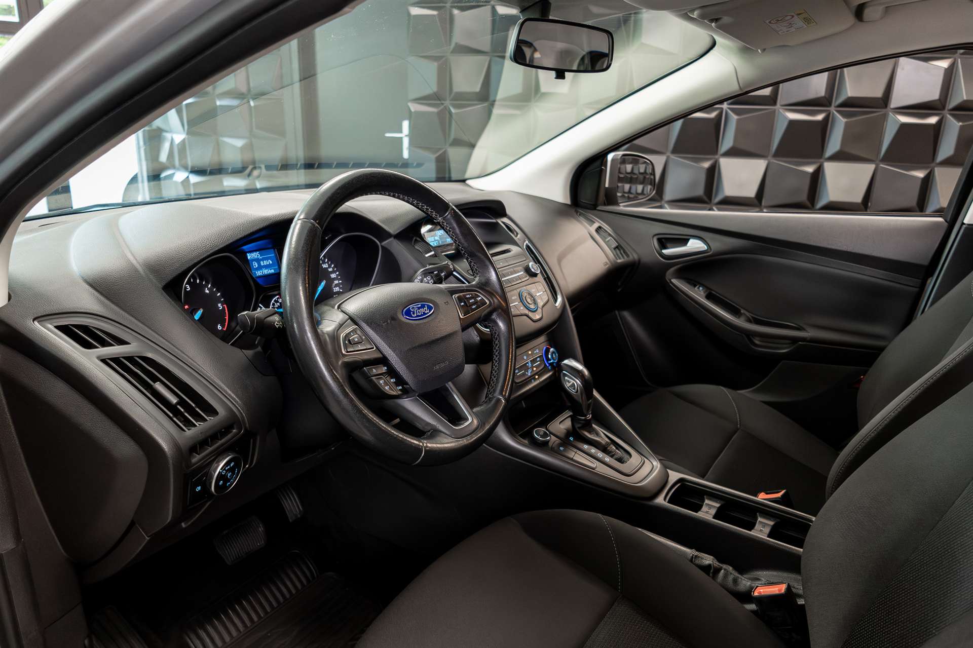 FORD Focus 1.5 TDCi Trend PowerShift-image-11