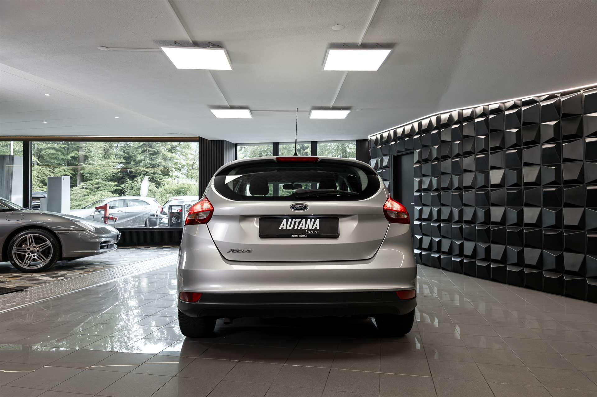 FORD Focus 1.5 TDCi Trend PowerShift-image-4