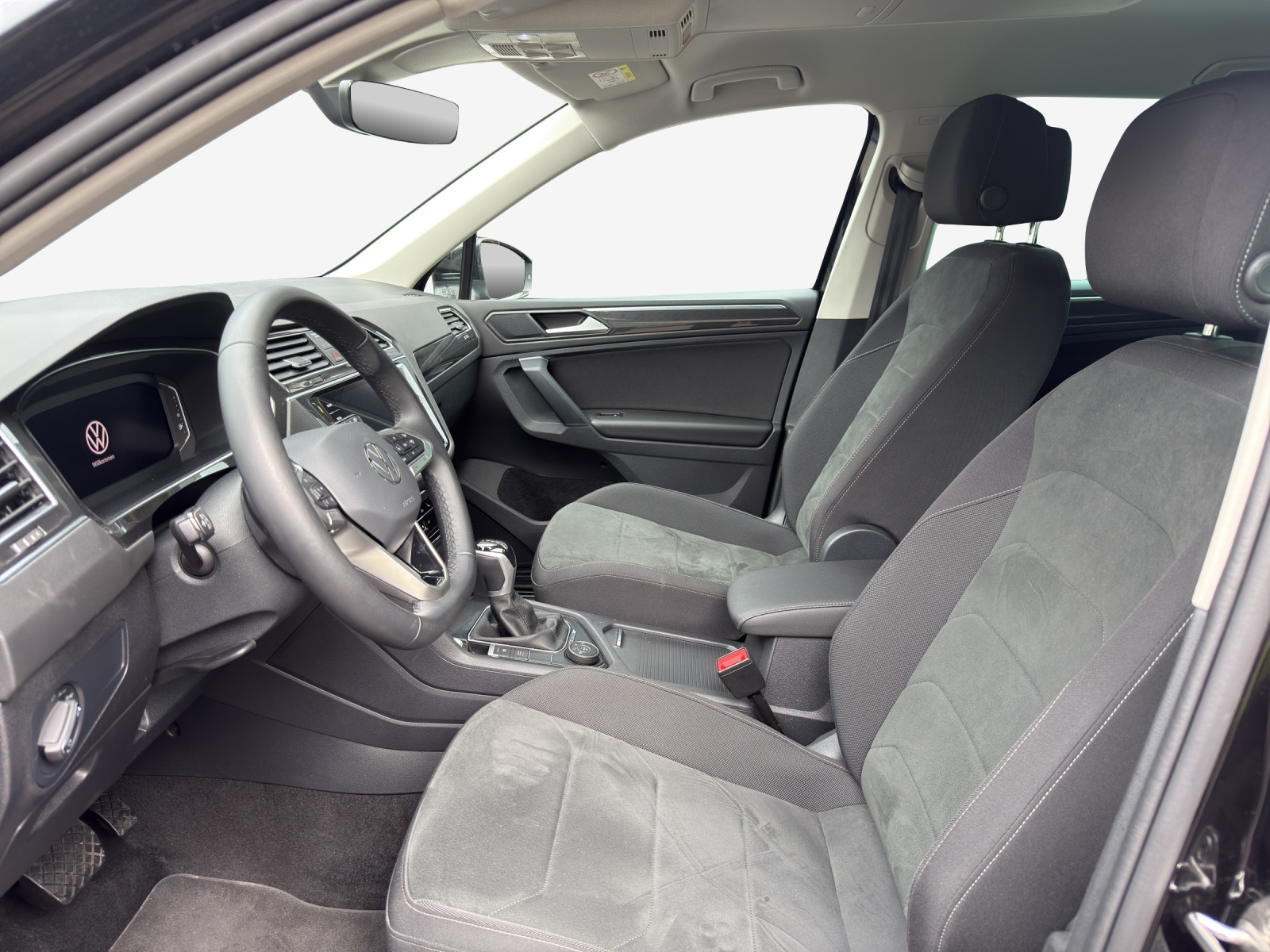 VW Tiguan 2.0TSI Elegance 4Motion DSG-image-7