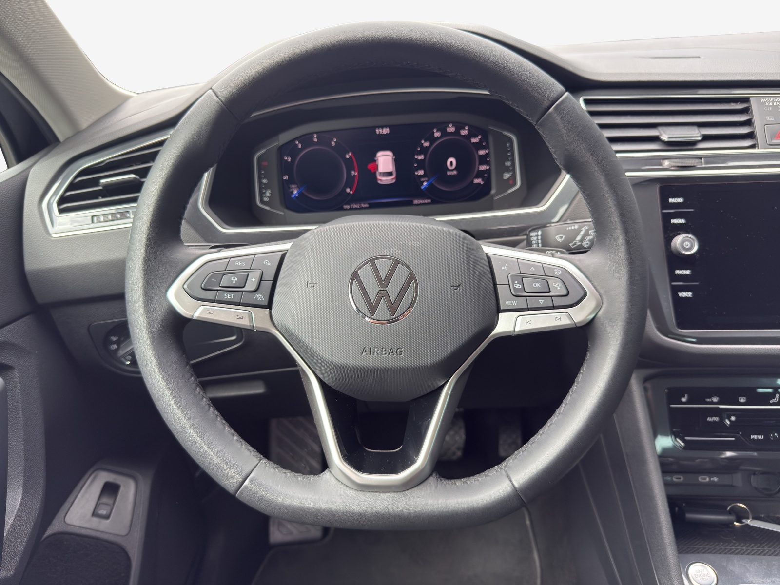 VW Tiguan 2.0TSI Elegance 4Motion DSG-image-9