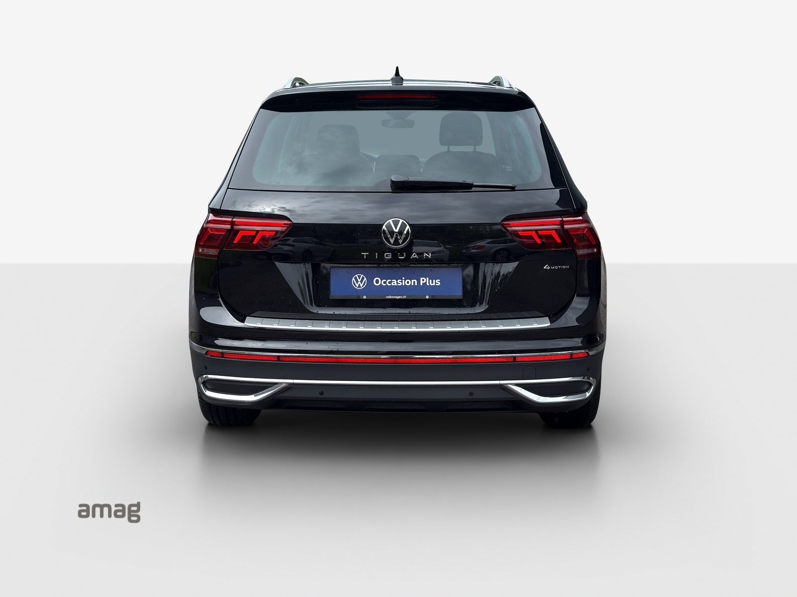 VW Tiguan 2.0TSI Elegance 4Motion DSG-image-3