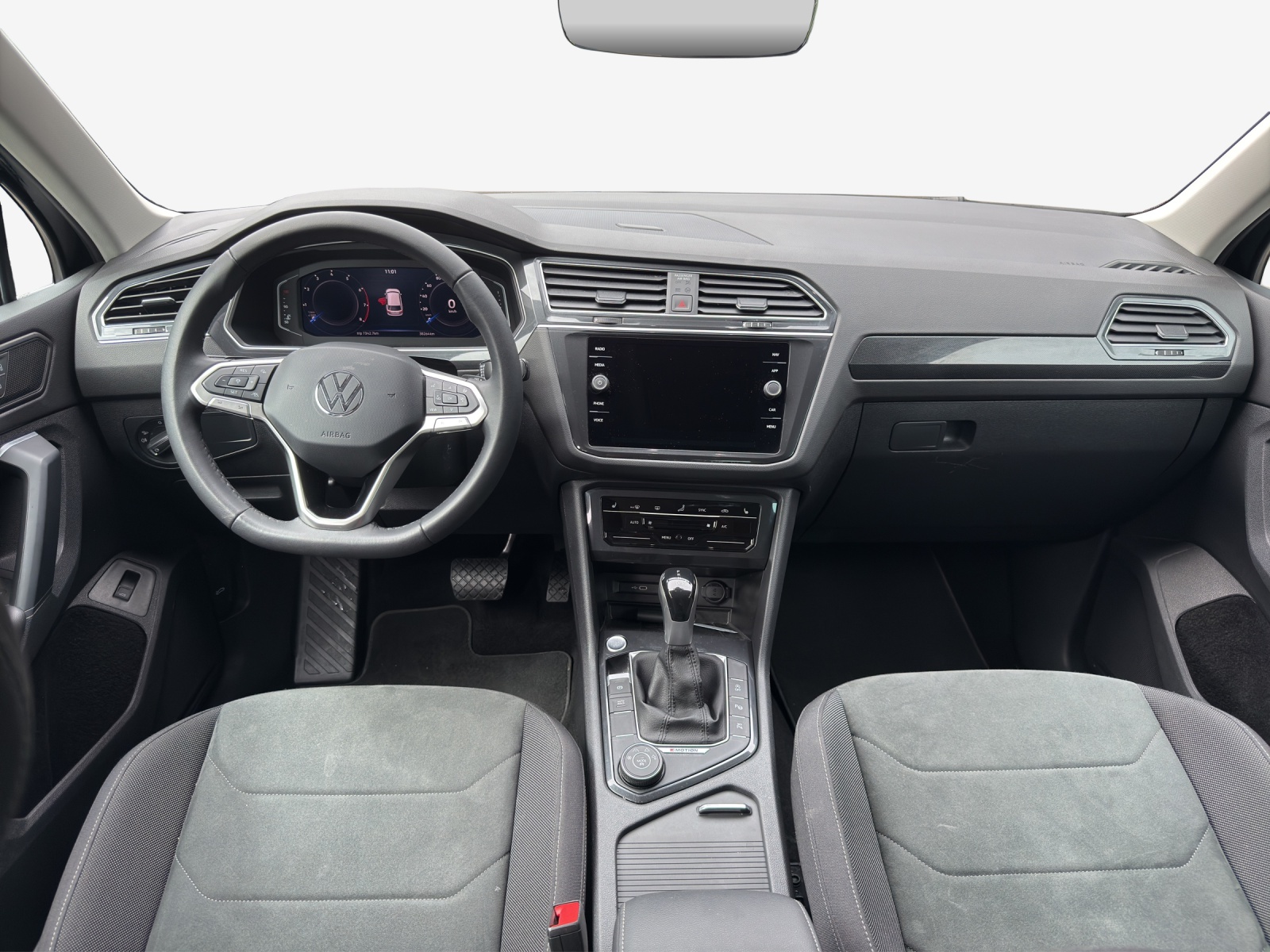 VW Tiguan 2.0TSI Elegance 4Motion DSG-image-8