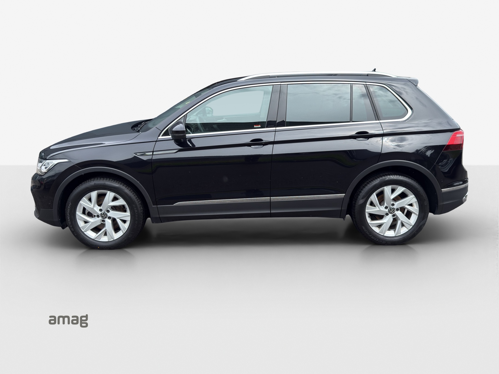 VW Tiguan 2.0TSI Elegance 4Motion DSG-image-1