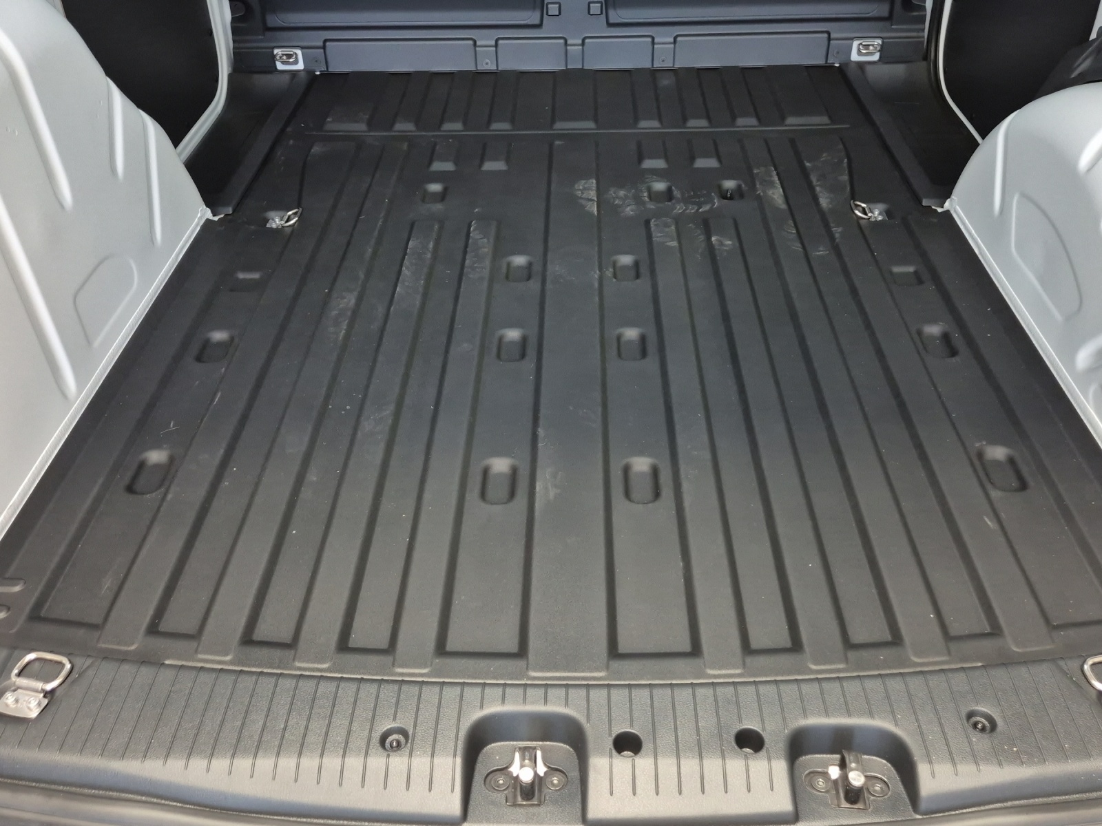 VW Caddy Cargo 2.0TDI 4Motion-image-13