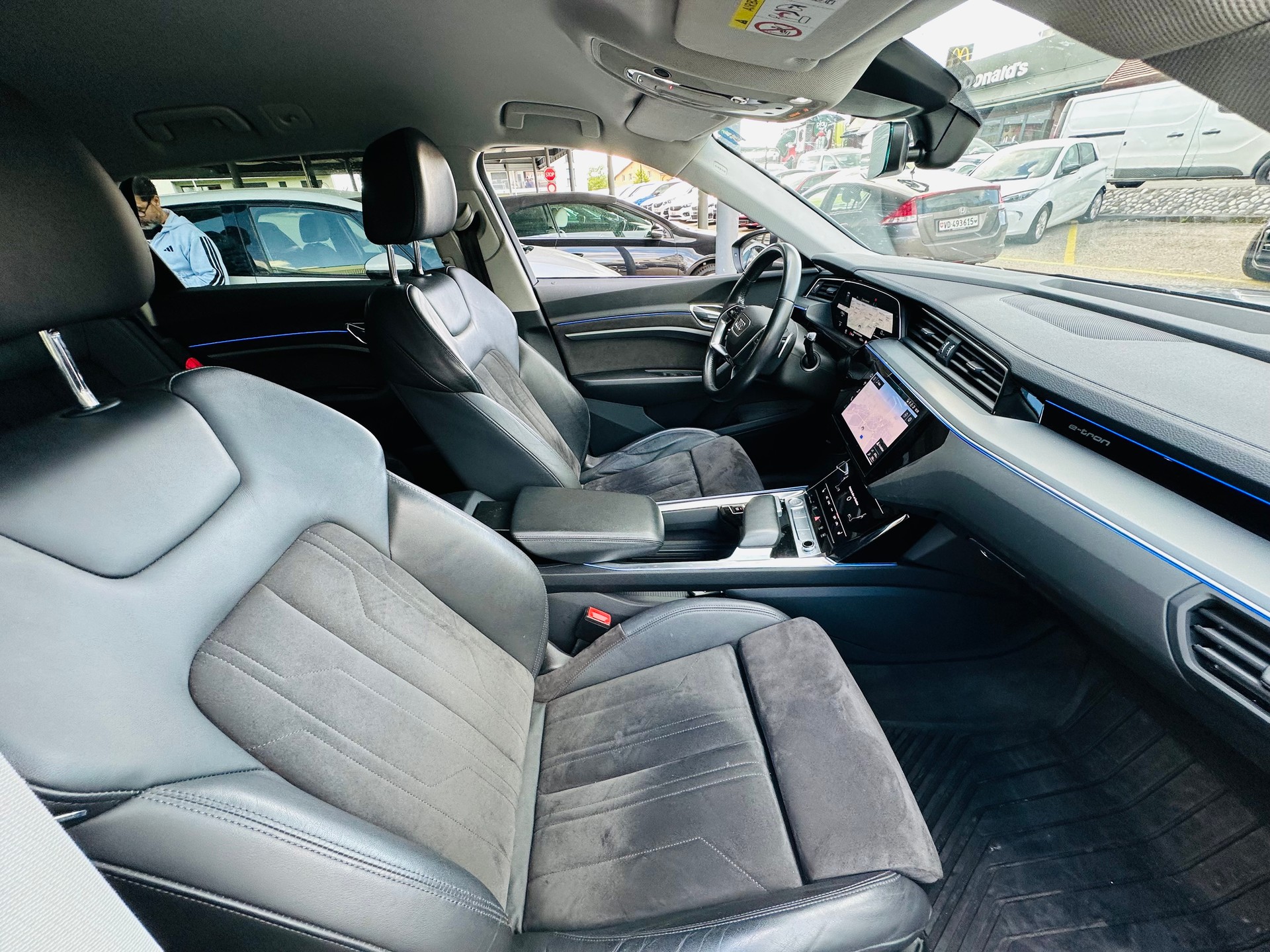 AUDI e-tron 50 Sportback quattro-image-14
