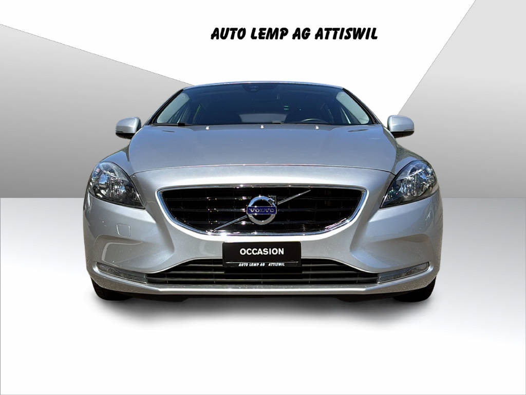 VOLVO V40 2.0 D3 Momentum S/S-image-1
