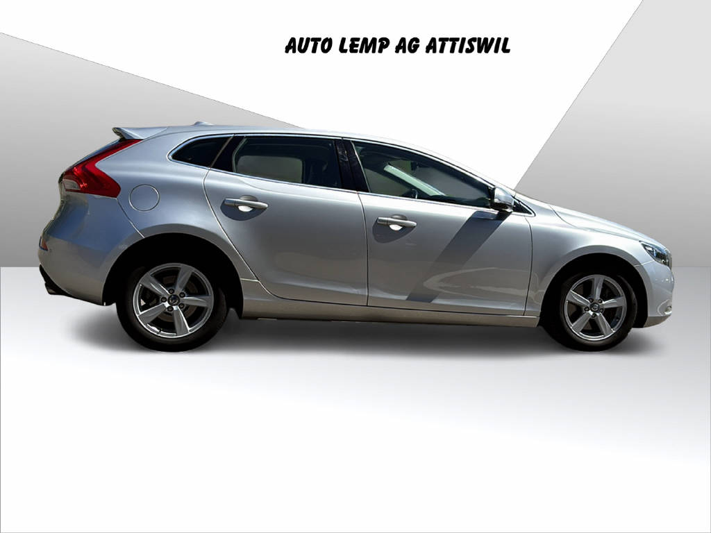 VOLVO V40 2.0 D3 Momentum S/S-image-5