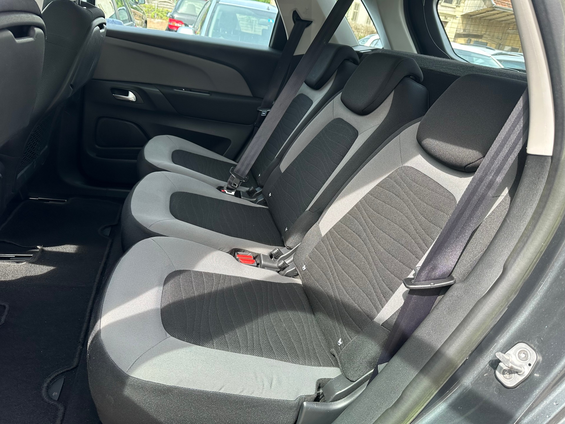 CITROEN C4 Picasso 1.6 e-HDi Intensive ETG6-image-5