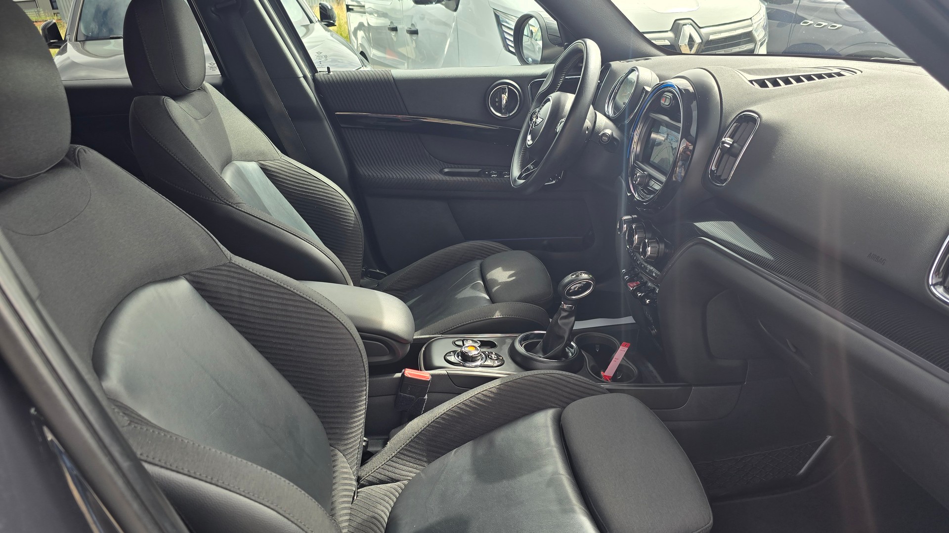 MINI Countryman Cooper S FWD Steptronic-image-5
