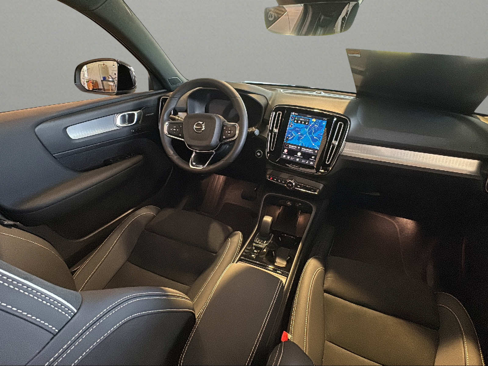 VOLVO XC40 B3 Benzin Mild Hybrid Plus Dark DCT-image-12