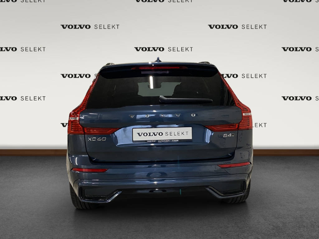 VOLVO XC60 2.0 B4 MH Plus Dark AWD-image-3