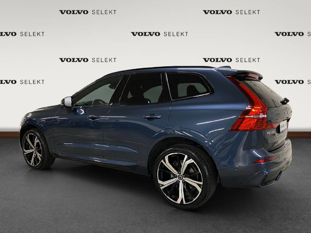 VOLVO XC60 2.0 B4 MH Plus Dark AWD-image-2