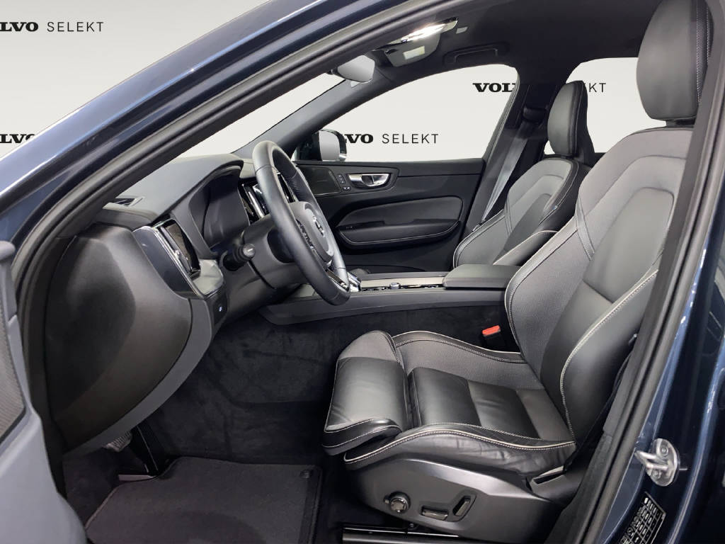 VOLVO XC60 2.0 B4 MH Plus Dark AWD-image-5