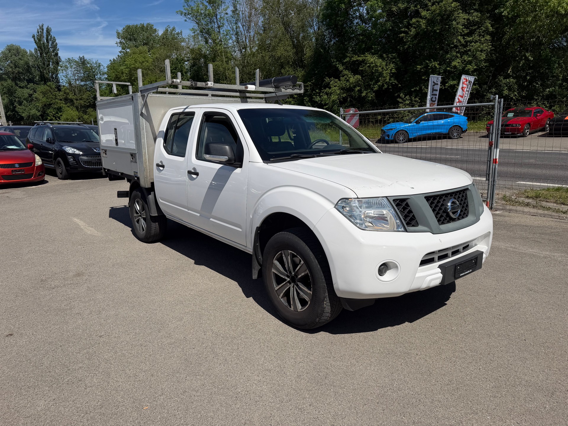 NISSAN Navara Double Cab SE 2.5 dCi 4WD-image-1