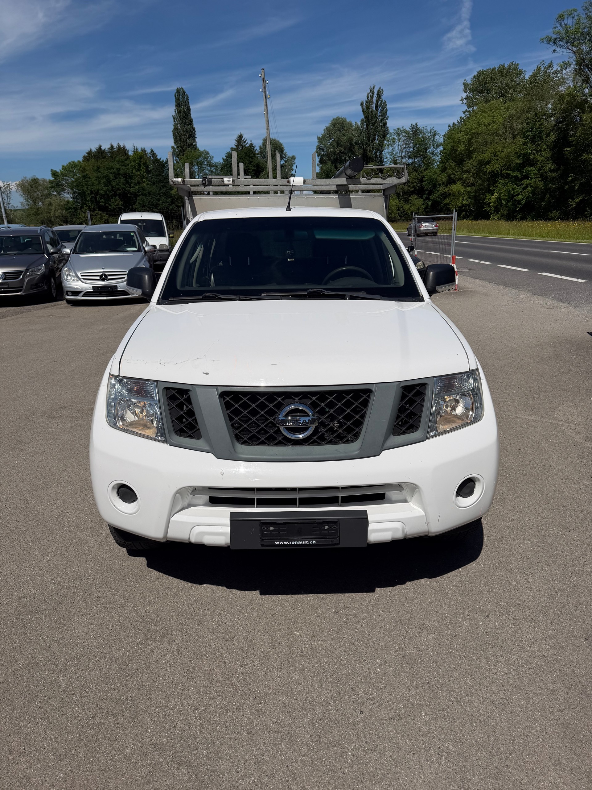 NISSAN Navara Double Cab SE 2.5 dCi 4WD-image-12