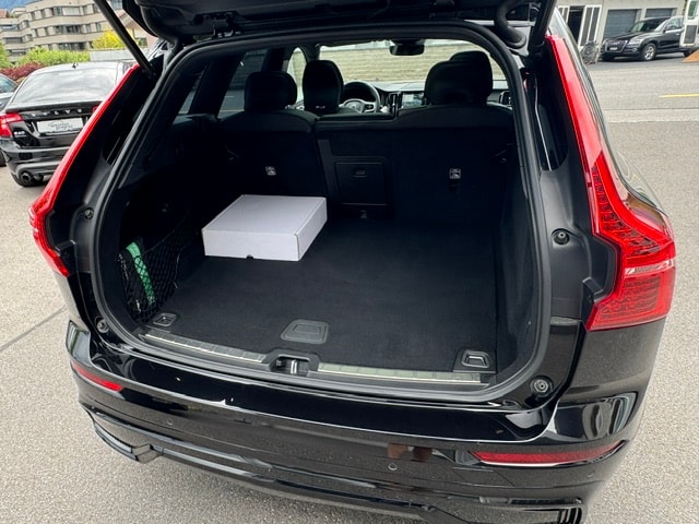VOLVO XC60 2.0 T6 TE R-Design eAWD-image-12
