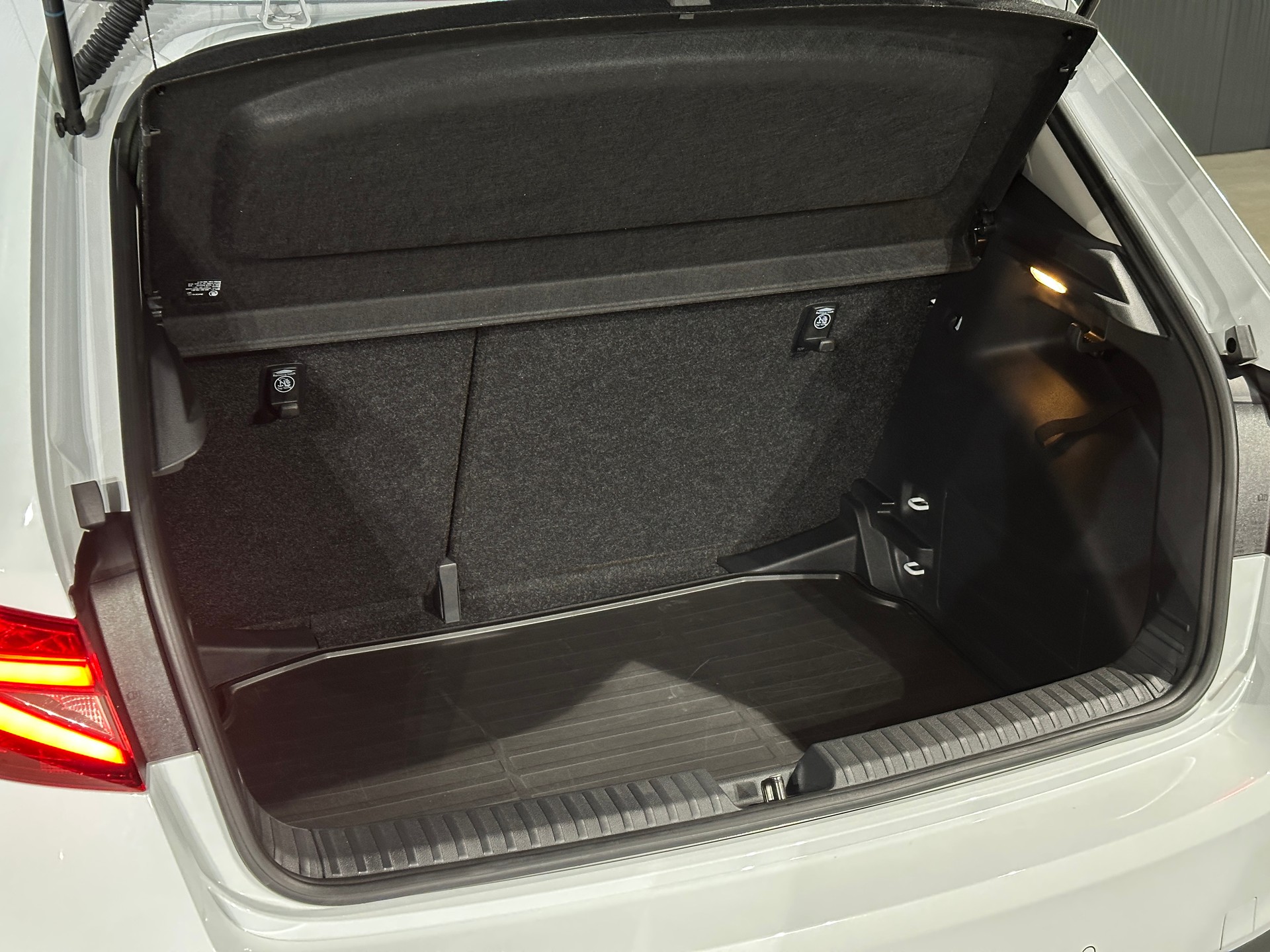 SKODA Fabia 1.0 TSI Top Selection DSG-image-23