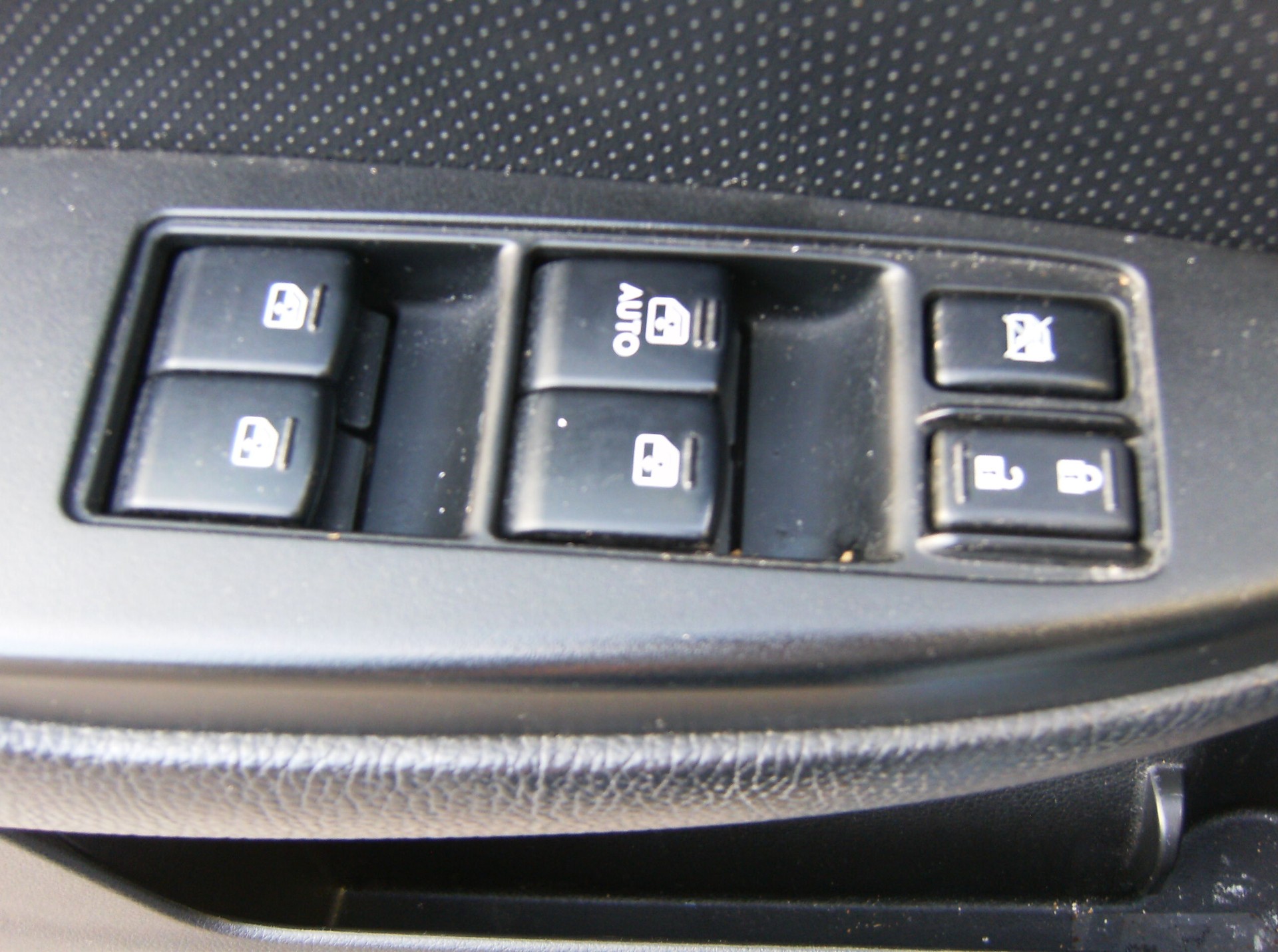 SUBARU Legacy 2.5i Limited S AWD Lineartronic-image-11
