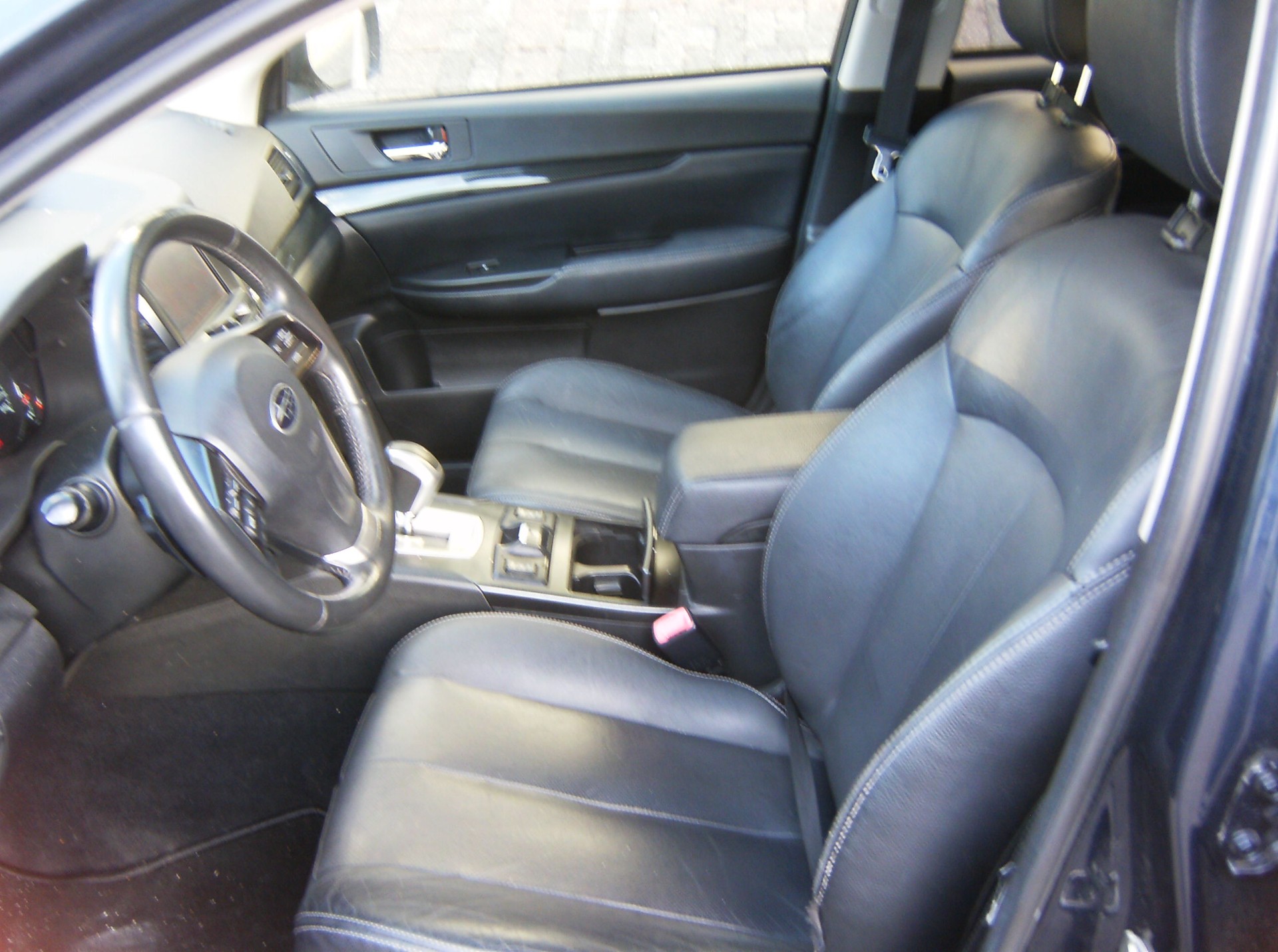 SUBARU Legacy 2.5i Limited S AWD Lineartronic-image-8