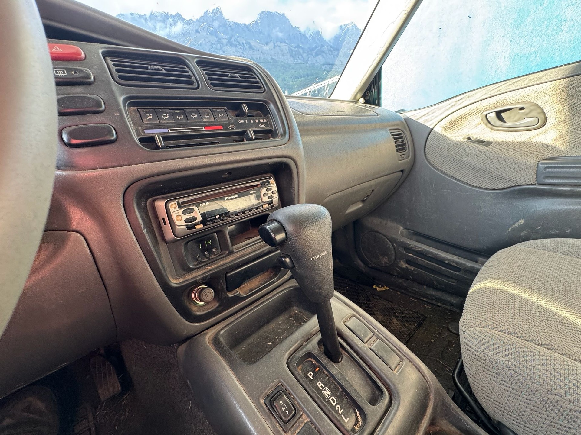 SUZUKI Grand Vitara 2.0 16V-image-6