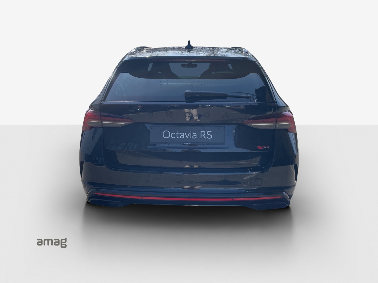SKODA Octavia Combi 2.0 TSI DSG RS-image-3