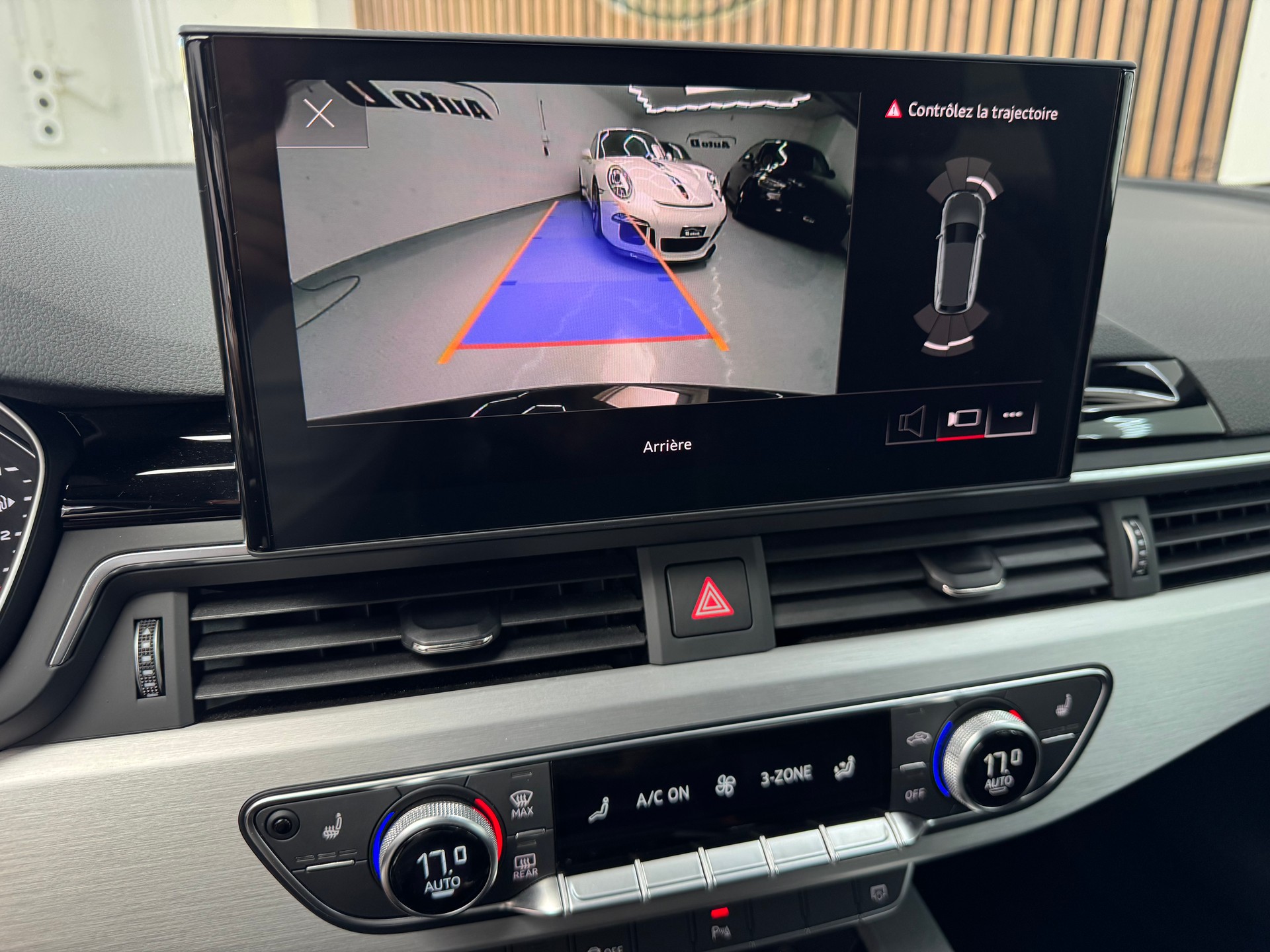 AUDI A4 Avant 40 TFSI S line S-tronic quattro-image-11