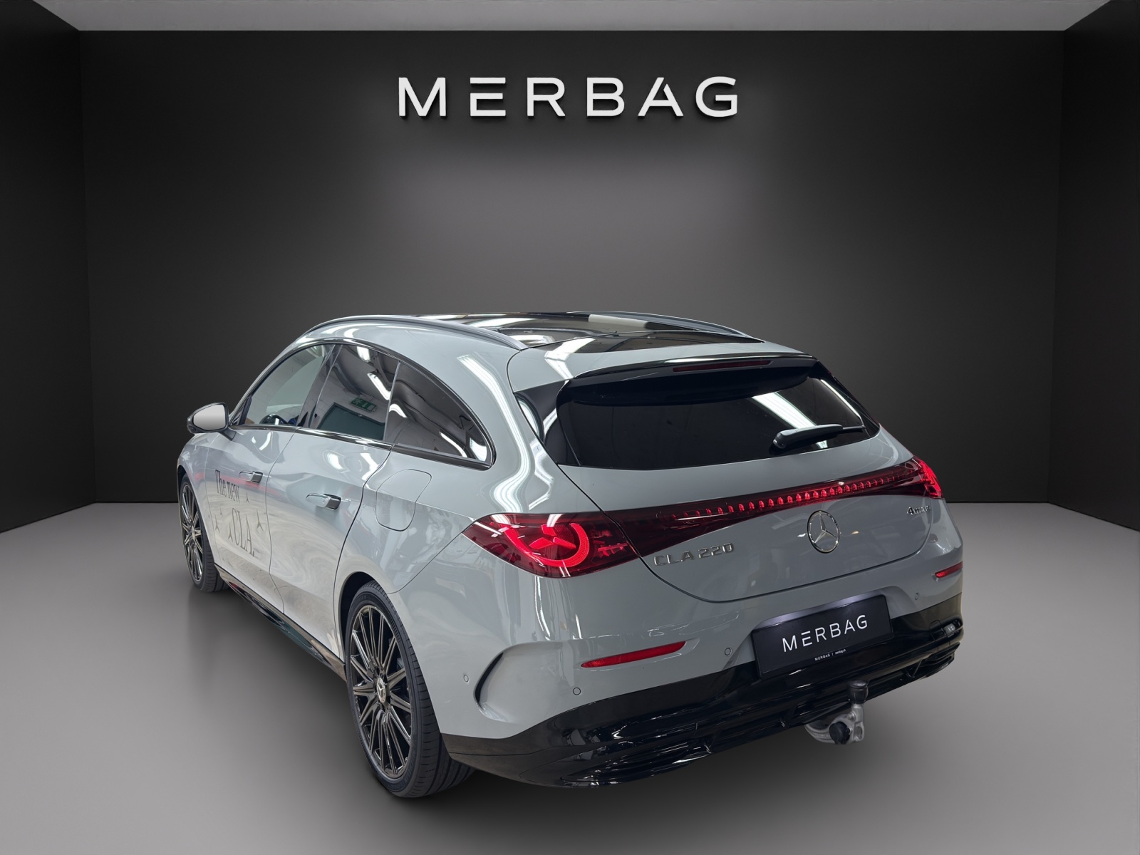 MERCEDES-BENZ CLA 220 4MATIC Shooting Brake-image-2