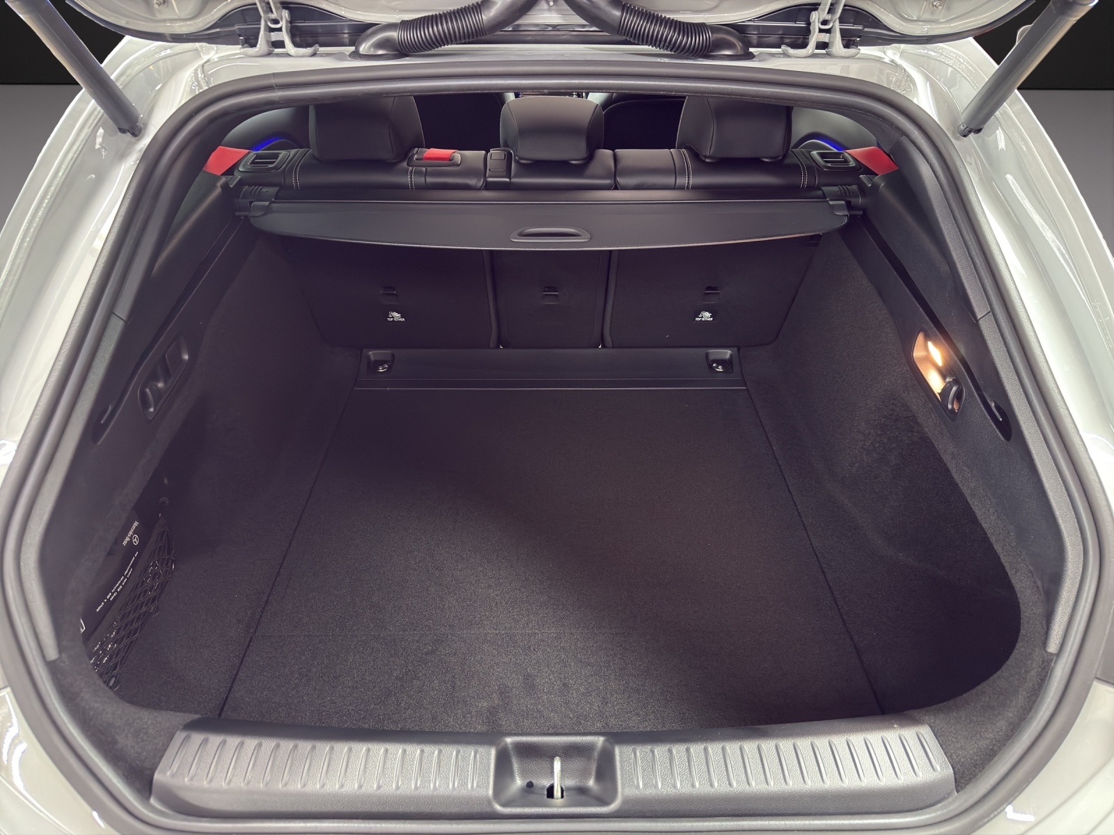 MERCEDES-BENZ CLA 220 4MATIC Shooting Brake-image-8