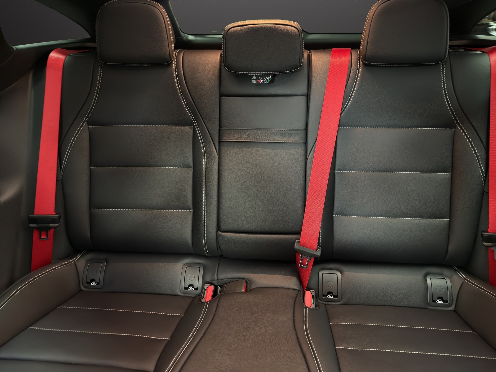 MERCEDES-BENZ CLA 220 4MATIC Shooting Brake-image-13