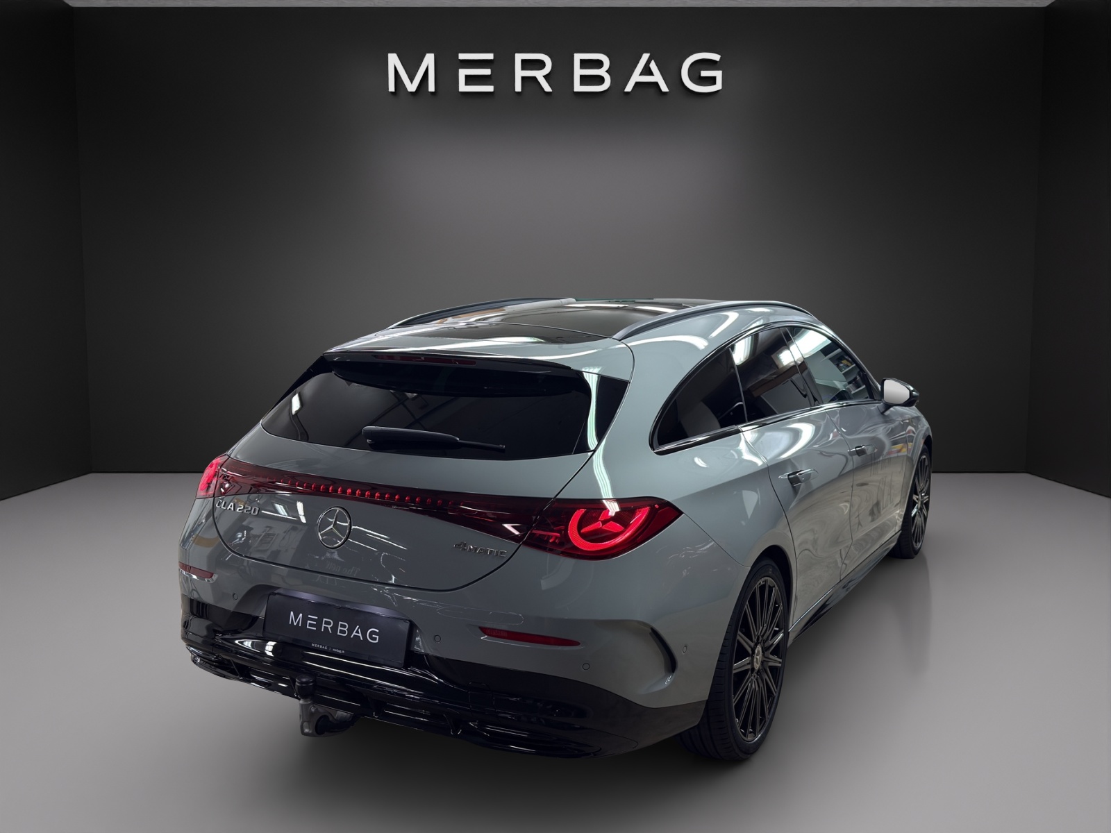 MERCEDES-BENZ CLA 220 4MATIC Shooting Brake-image-4