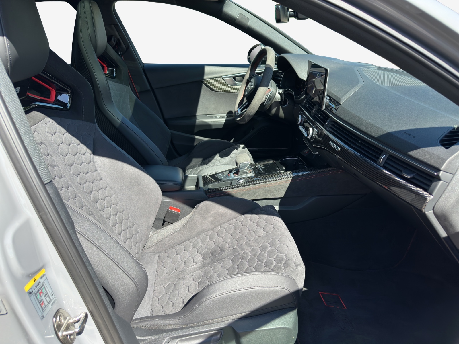 AUDI RS4 Avant quattro tiptronic-image-13