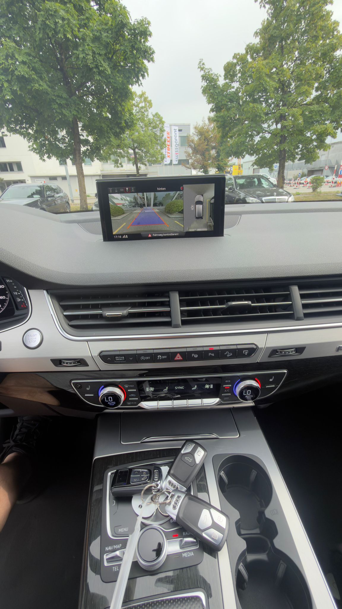 AUDI Q7 3.0 TDI quattro tiptronic-image-14
