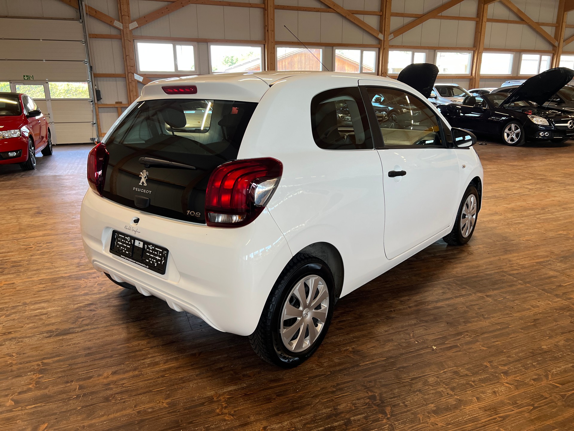 PEUGEOT 108 1.0 VTi Like-image-4