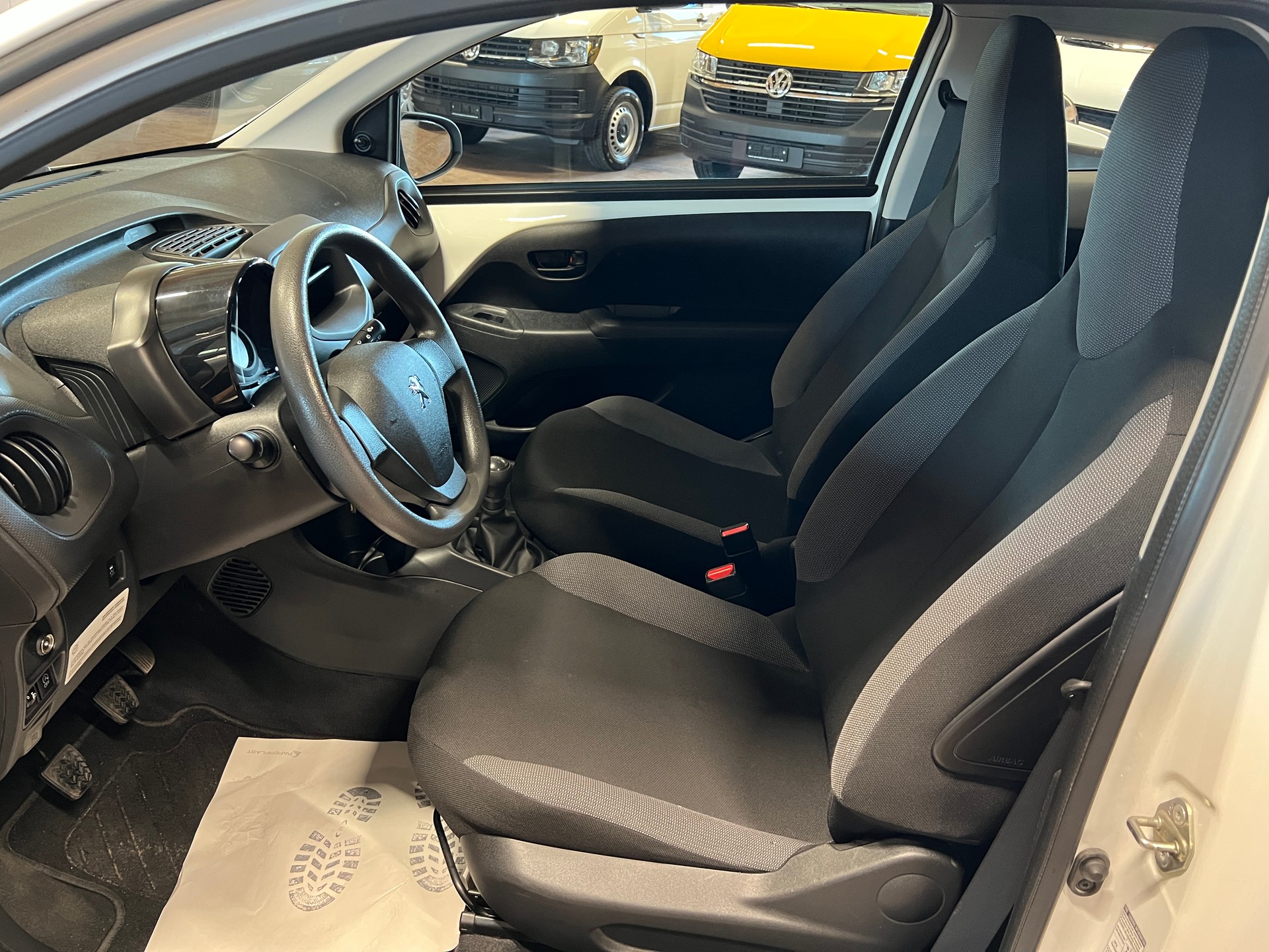 PEUGEOT 108 1.0 VTi Like-image-8